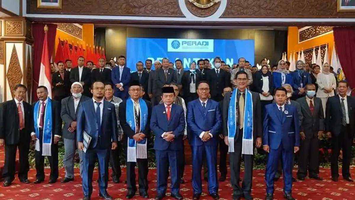 Profesi Advokat di PERADI KALBAR